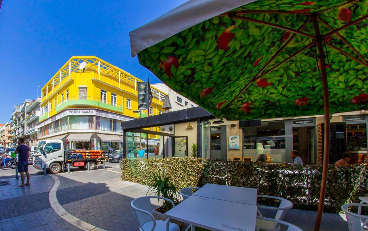 Lar Dois Coracoes Hostel Alges Bagian luar foto